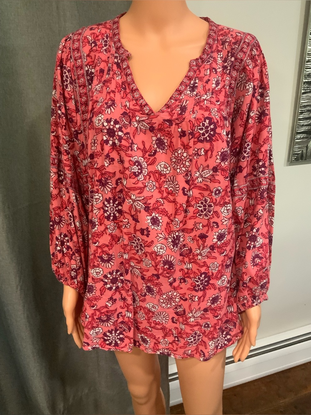 Women's Floral V-Neck Peasant Top - Pink